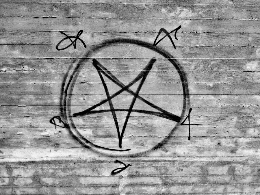 A graffiti of a pentagram